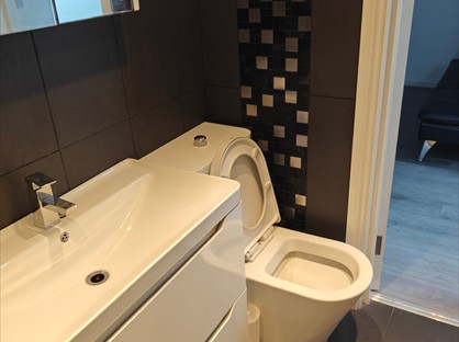 Room in a Shared House, Wheatash Road, KT15