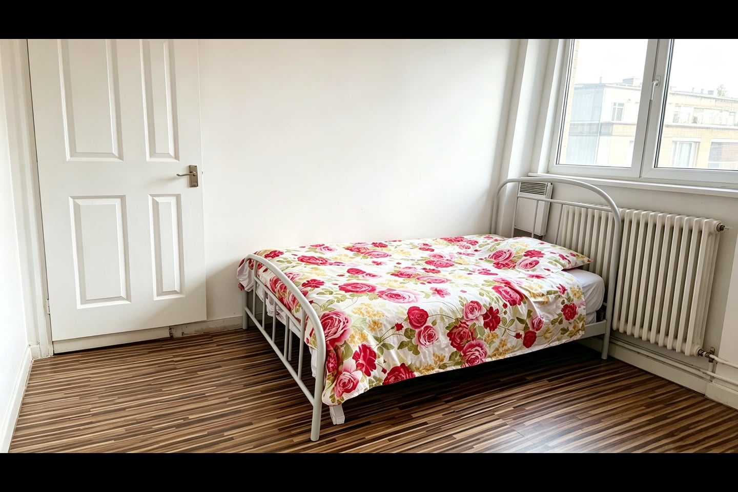 Room in a Shared Flat, Trinity Court, M15 photo 2
