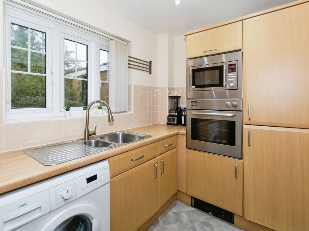 Room in a Shared Flat, Union Place, B29 photo 5