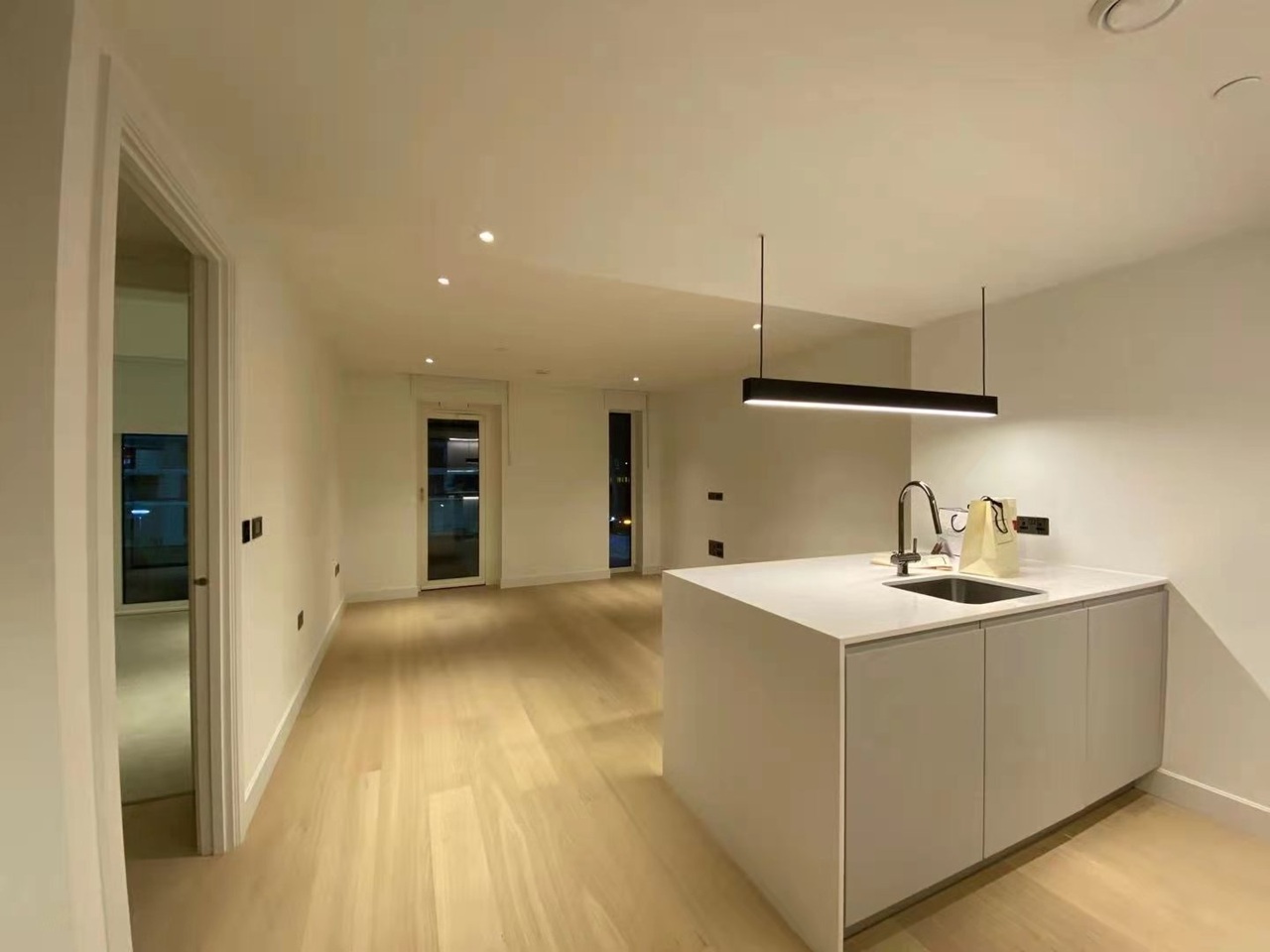 1 Bed Flat, Fountain Park Way, W12