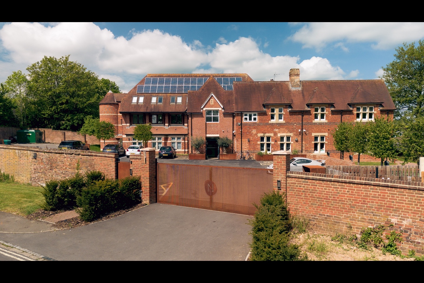 1 Bed Flat, The Nidus, OX2 photo 2