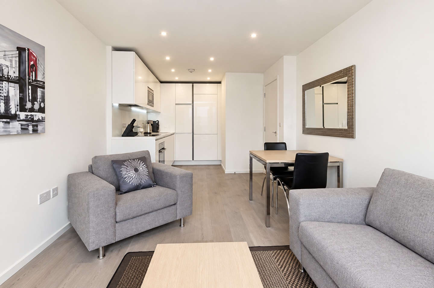1 Bed Flat, Central St, EC1V photo 2