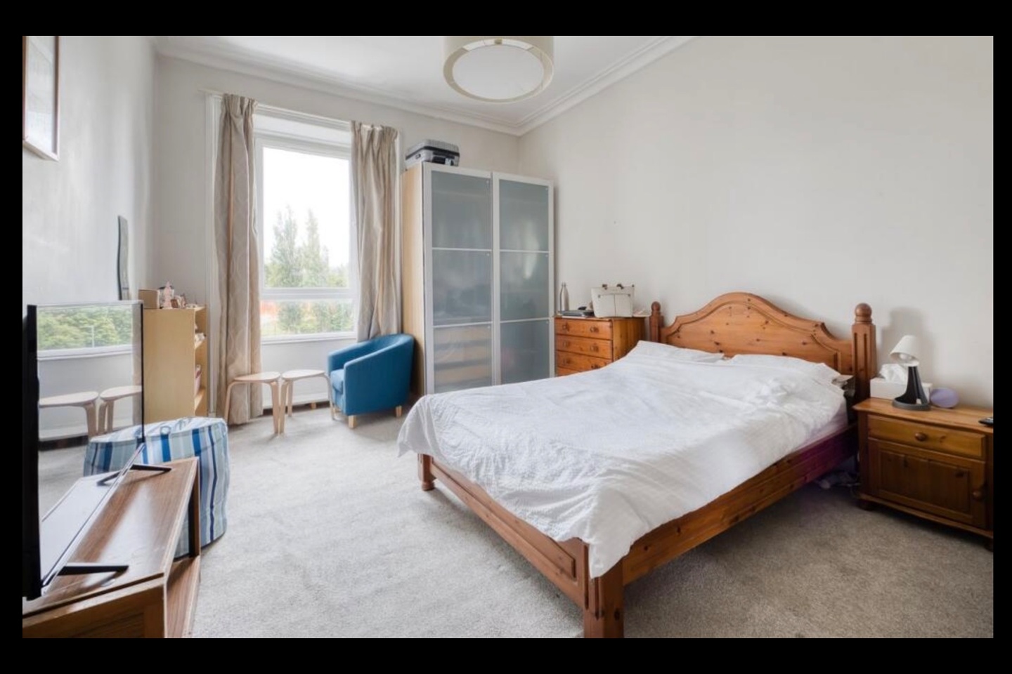 2 Bed Flat, Edinburgh, EH11 photo 3