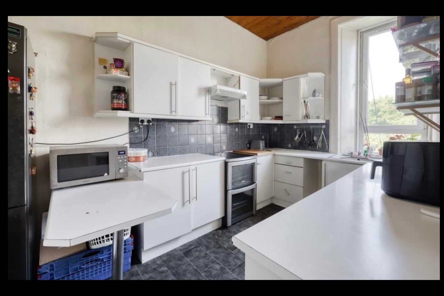 2 Bed Flat, Edinburgh, EH11 photo 5