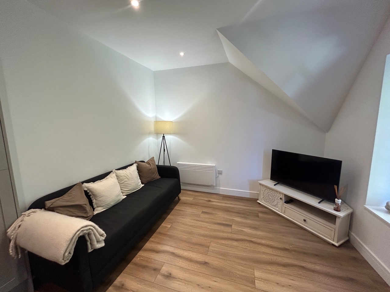 1 Bed Flat, Ninian Road, CF23
