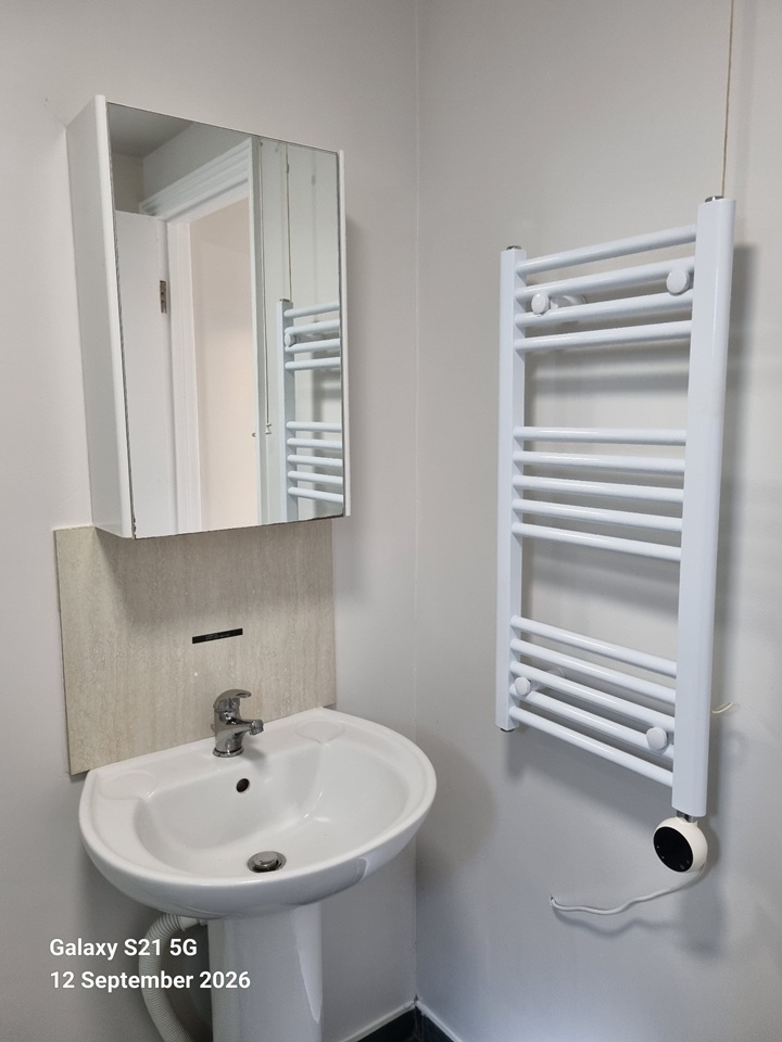 Studio Flat, Gunhild Close, CB1 photo 4
