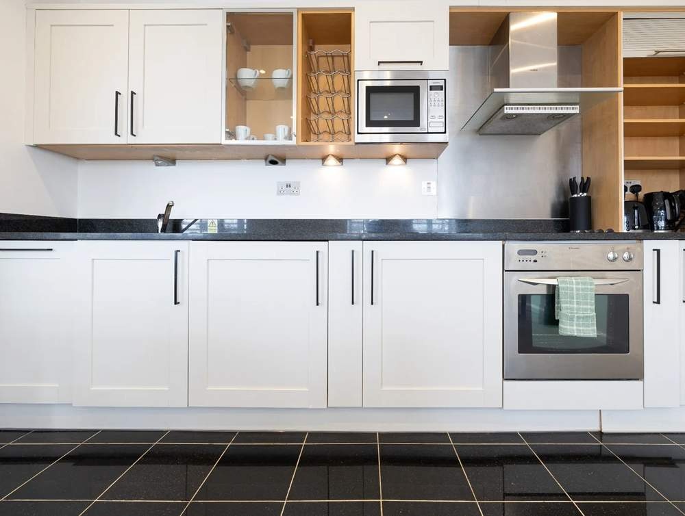 2 Bed Flat, Princes House, BN1 photo 2
