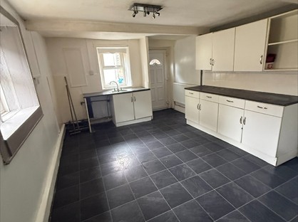 2 Bed Terraced House, Occupation Lane, WF13