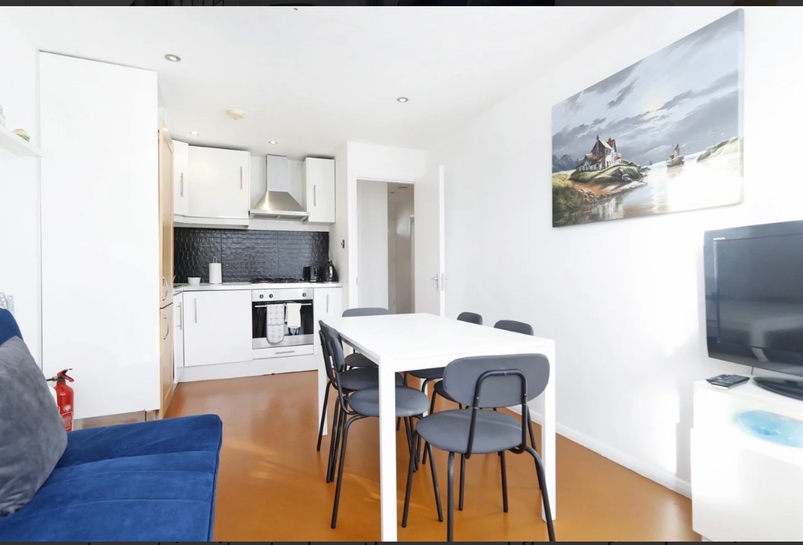 2 Bed Flat, Tavistock Crescent, W11 photo 2