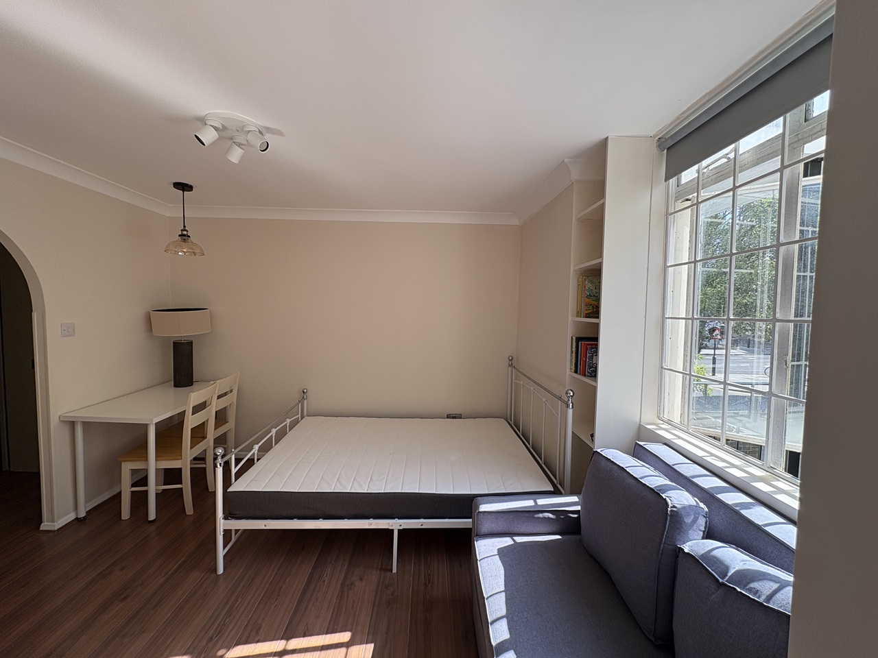 Studio Flat, Westbourne Gardens, W2 photo 3