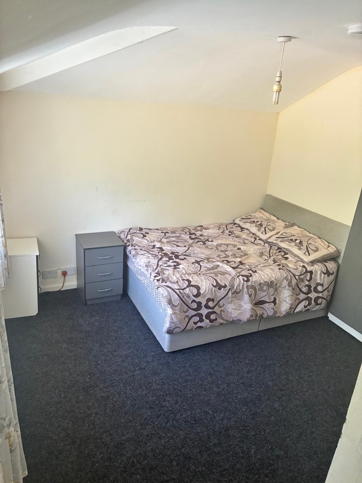 Room in a Shared House, Yardley Wood Road, B13