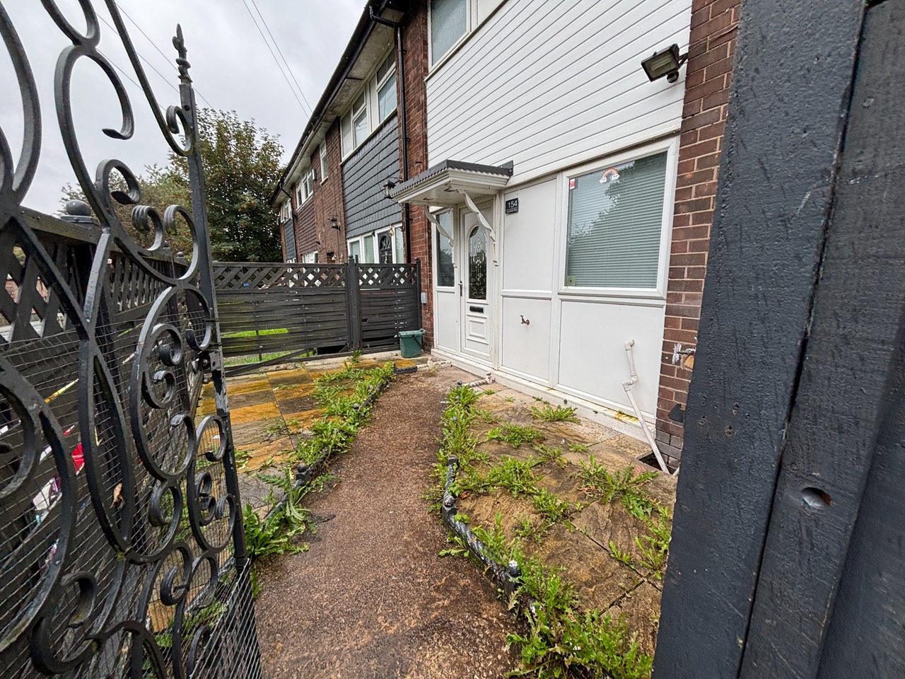 3 Bed Semi-Detached House, Oaklands Road, M7