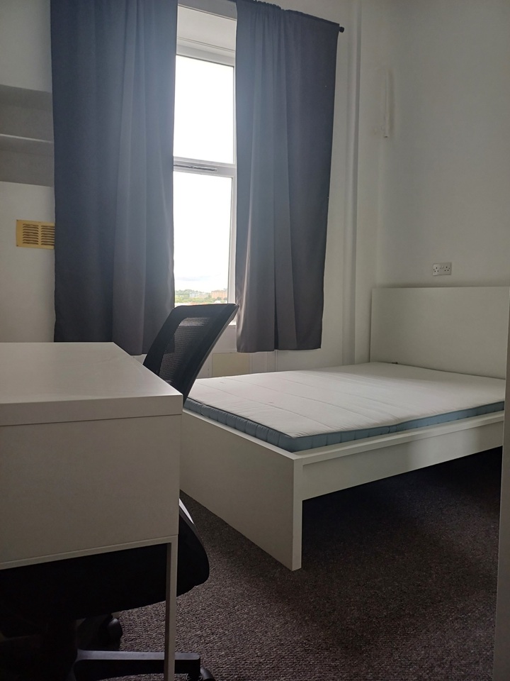 3 Bed Flat, Woodlands Road, G3