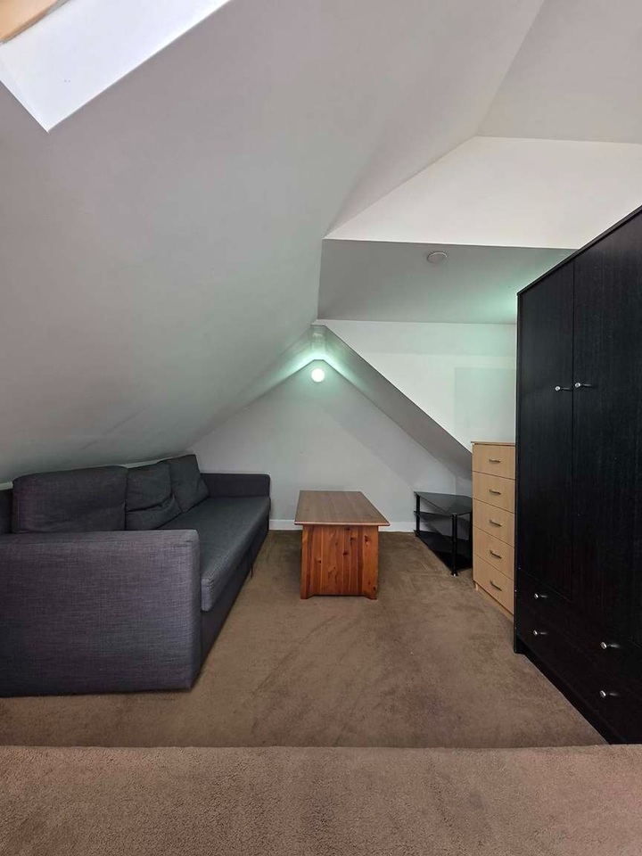 Studio Flat, Monthermer Road, CF24