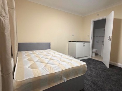 Room in a Shared House, Central Avenue, UB3