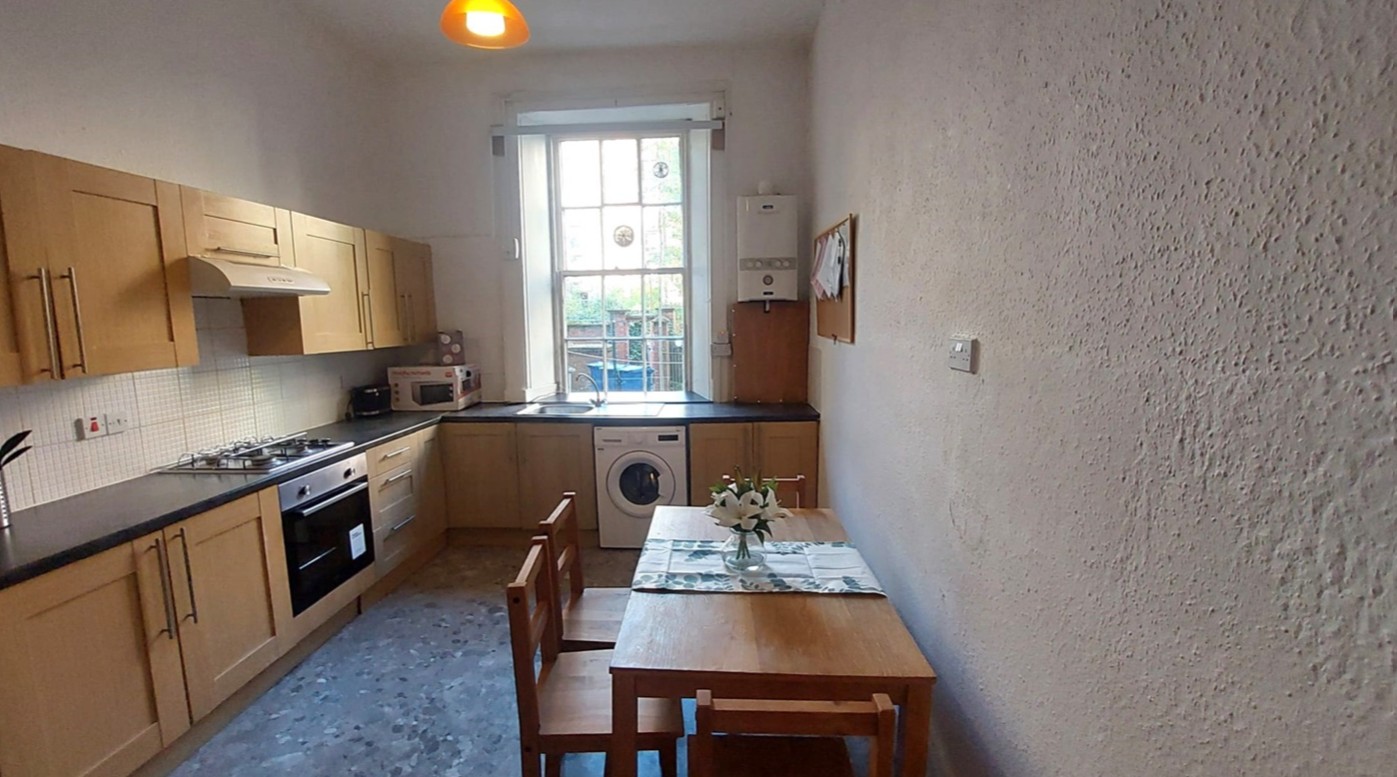 3 Bed Flat, Rupert Street, G4 photo 2