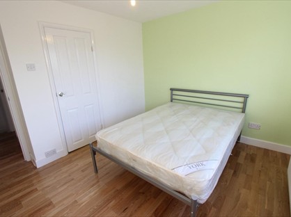 Bedsit, Goldings Crescent, AL10