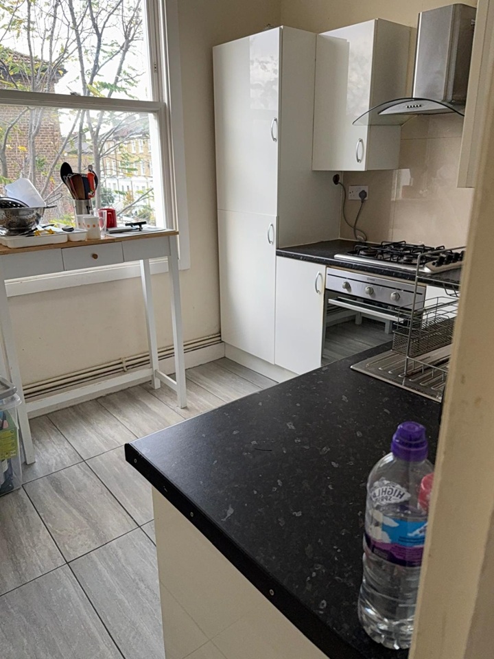 3 Bed Maisonette, Coldharbour Lane, SE5 photo 2