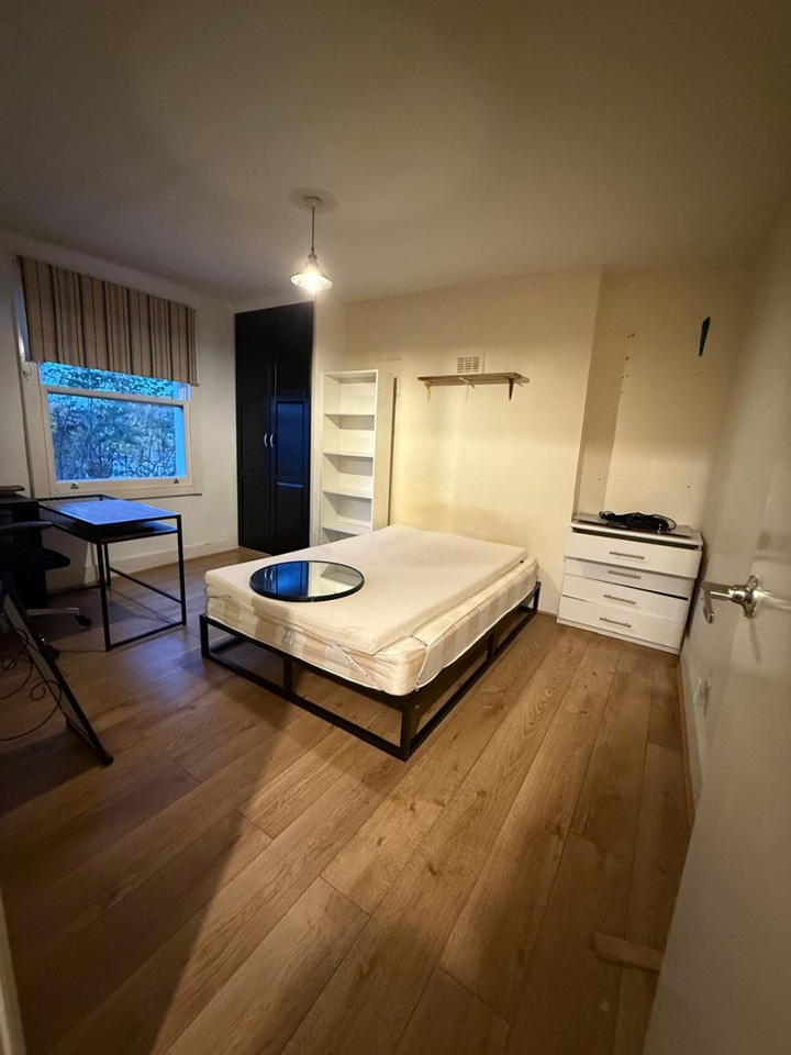 3 Bed Maisonette, Coldharbour Lane, SE5 photo 3