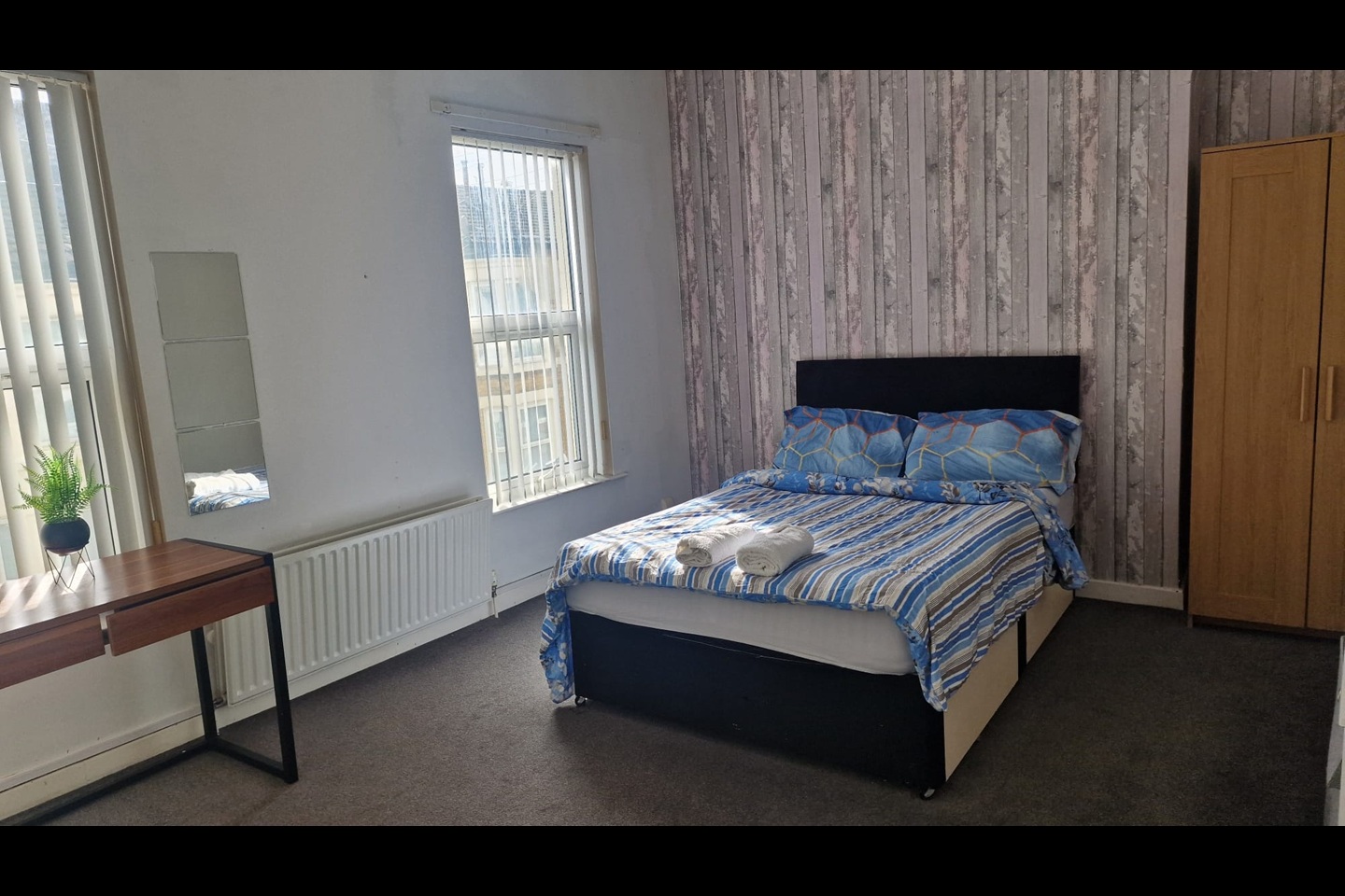 Room in a Shared House, Ling Stree, L7 photo 2
