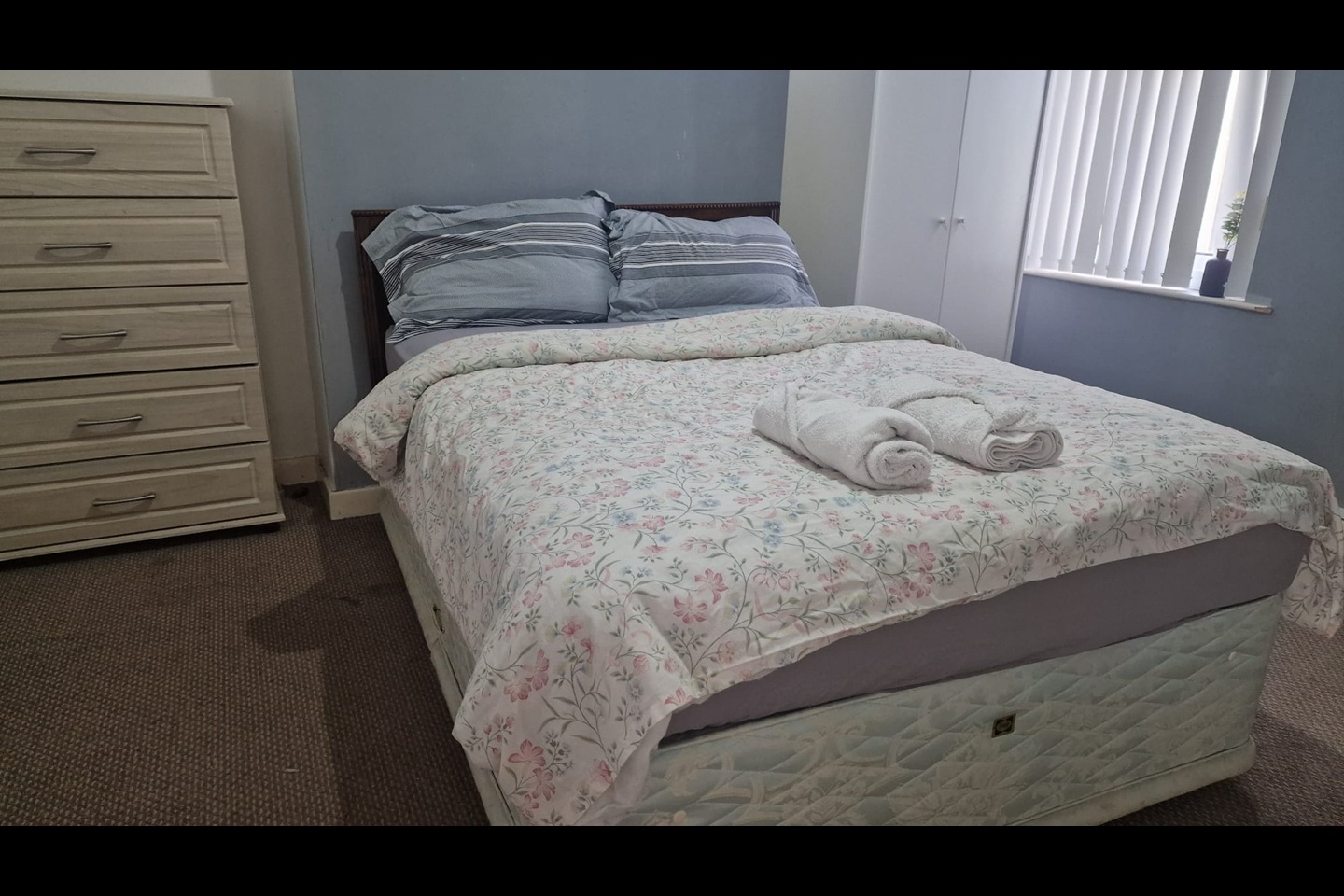 Room in a Shared House, Ling Stree, L7 photo 5