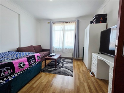 Room in a Shared Flat, The Broadway, UB6