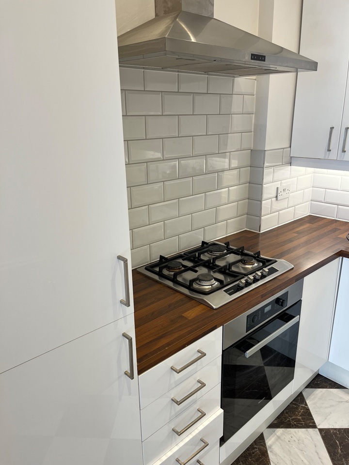 2 Bed Flat, Ground Floor, W14 photo 5