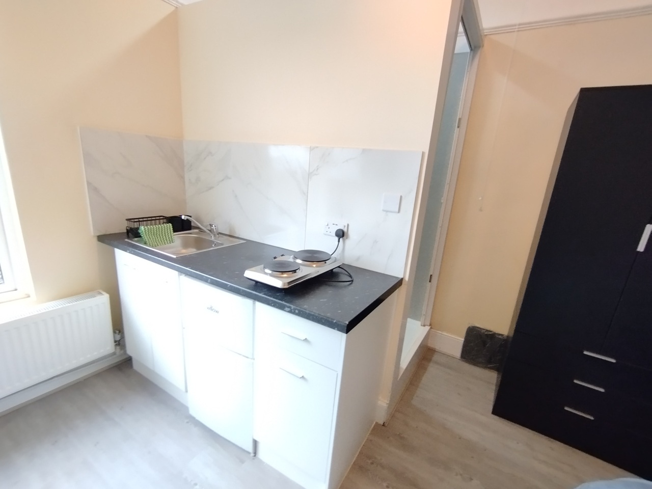 Studio Flat, Colchester St, CV1 photo 2