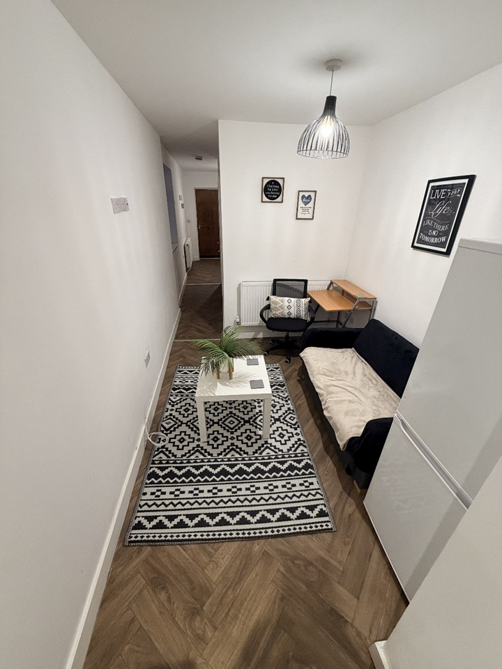 1 Bed Flat, Leicester, LE2 photo 4