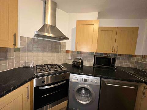 2 Bed Flat, Belle Vue Road, LS3 photo 4