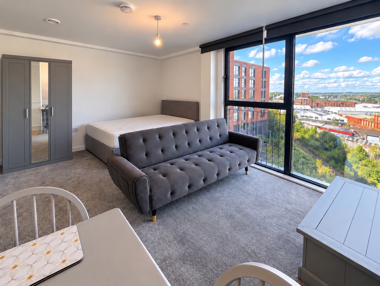Studio Flat, Ford Lane, M6