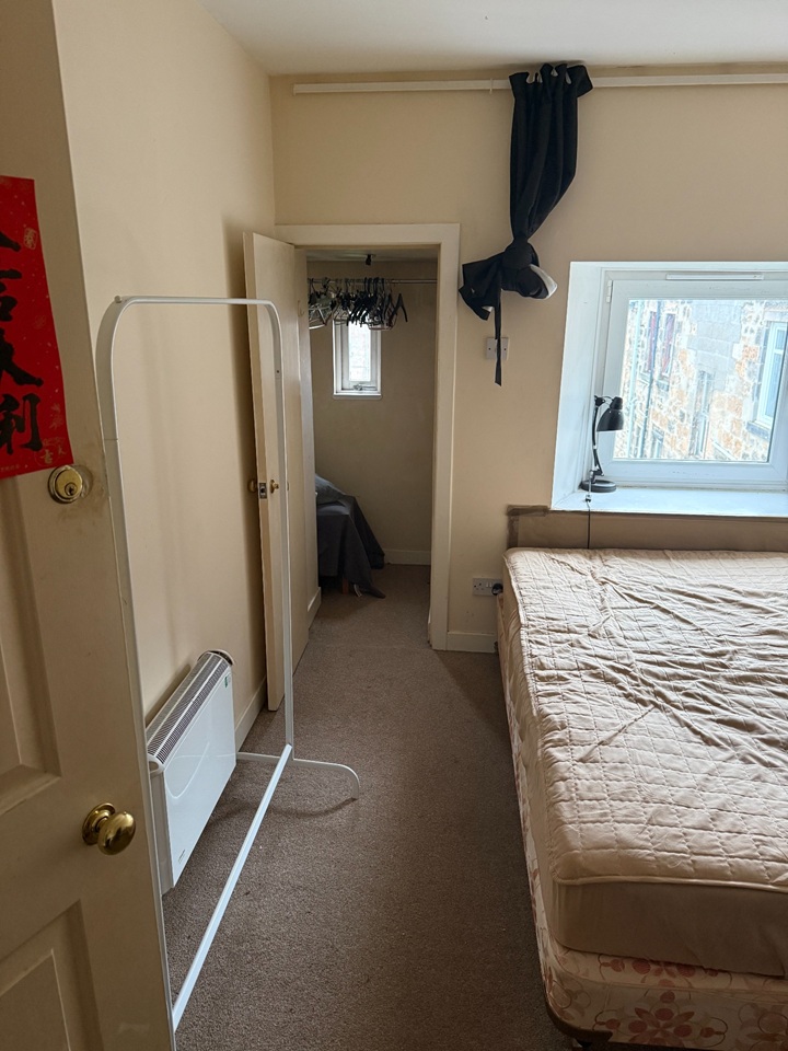 Room in a Shared Flat, Dalcross St, G11 photo 3