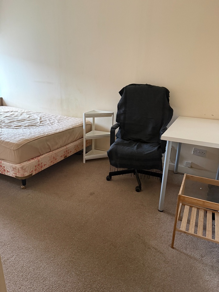 Room in a Shared Flat, Dalcross St, G11 photo 5