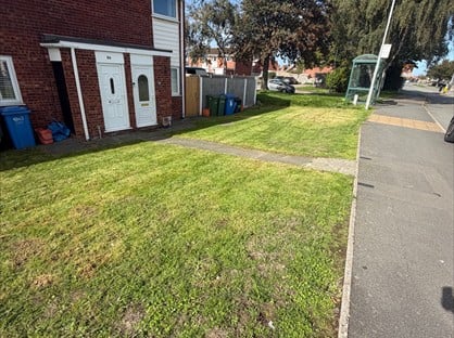2 Bed Flat, Ffordd Penrhwylfa, LL19