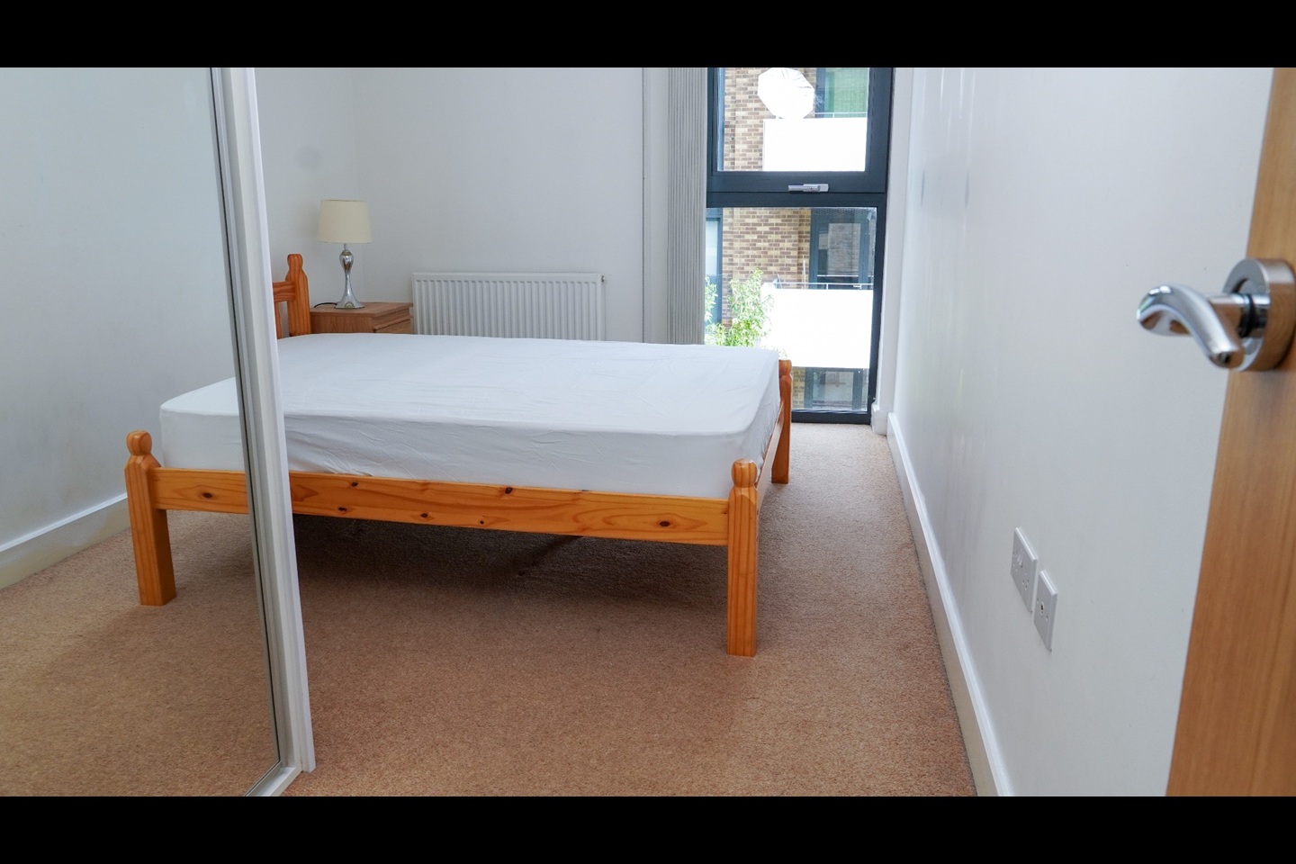 2 Bed Flat, Vancouver House, SE16 photo 4