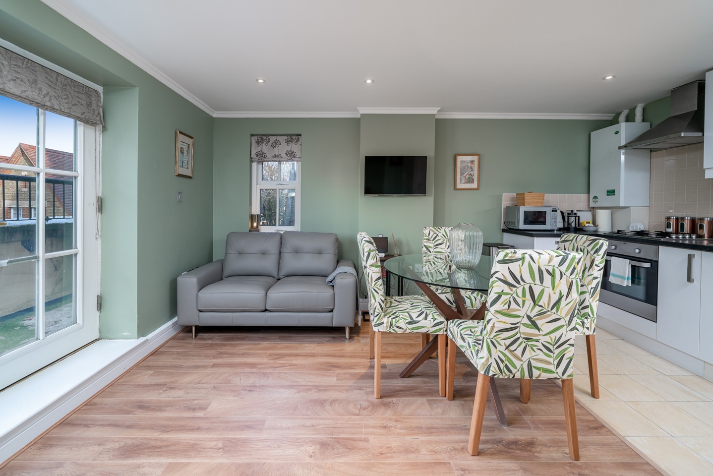 1 Bed Flat, Jubilee Mansions, W14 photo 2