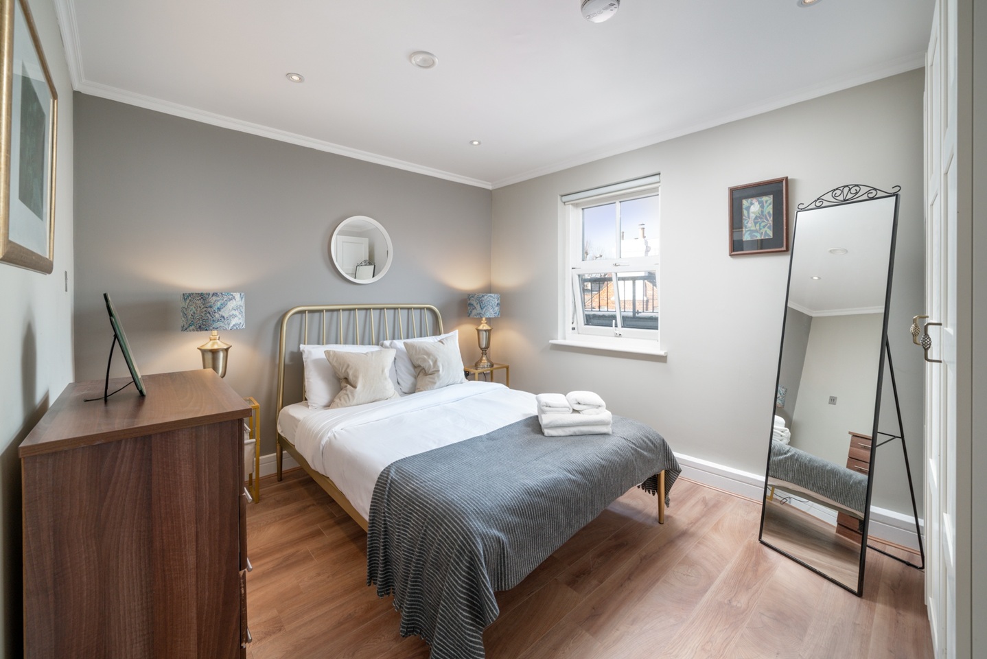 1 Bed Flat, Jubilee Mansions, W14 photo 3