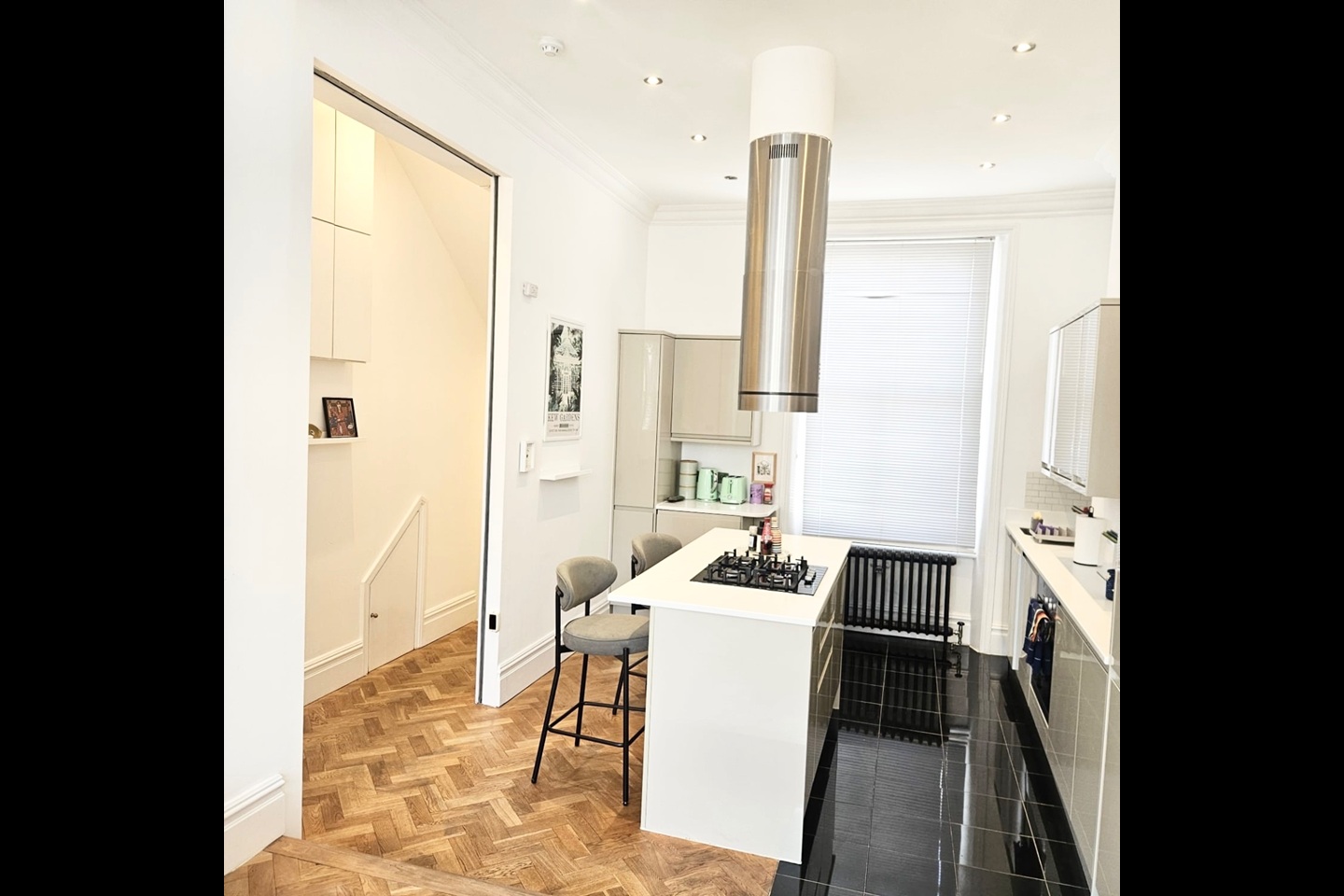 1 Bed Flat, Edbrooke Road, W9 photo 3