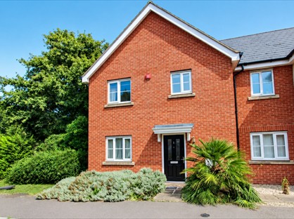 2 Bed Semi-Detached House, Montague St, SS14