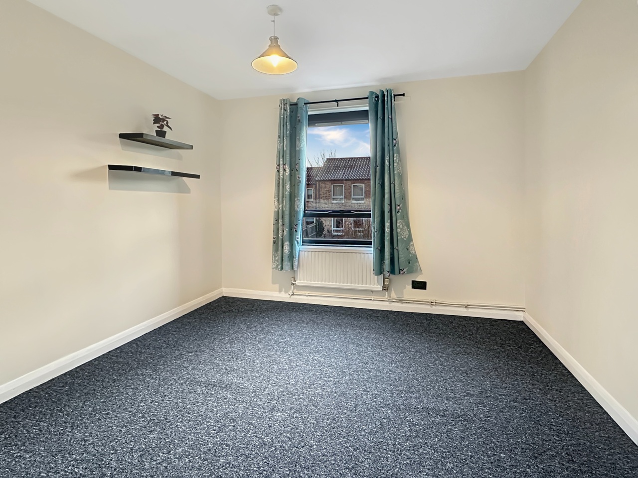 2 Bed Flat, Hadleigh Court, CB5 photo 4
