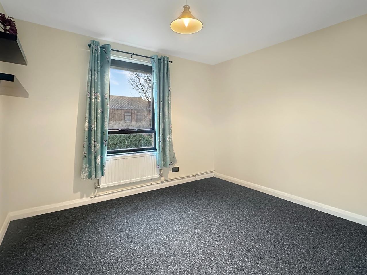 2 Bed Flat, Hadleigh Court, CB5 photo 5
