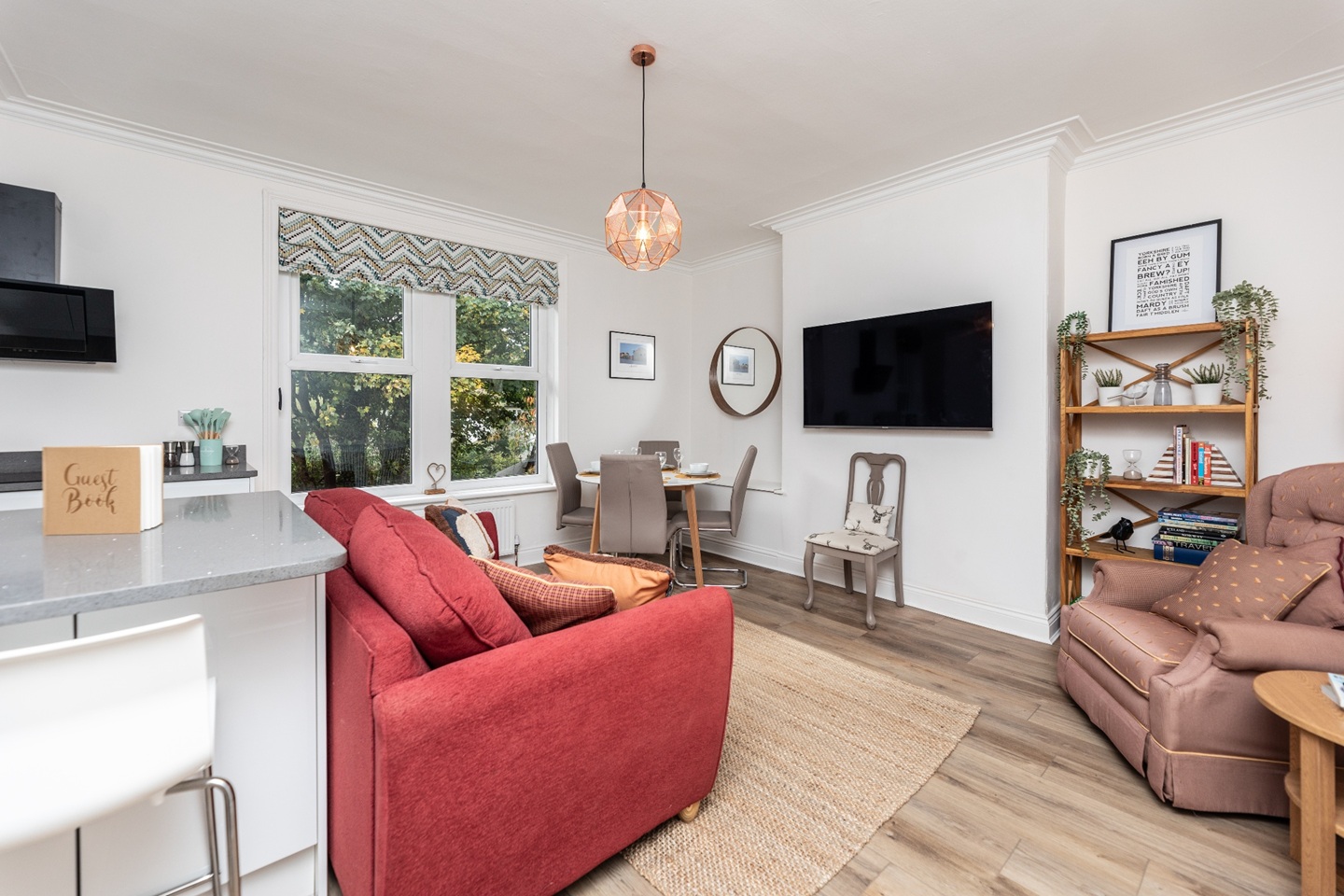 2 Bed Flat, Oakwood Mount, LS8