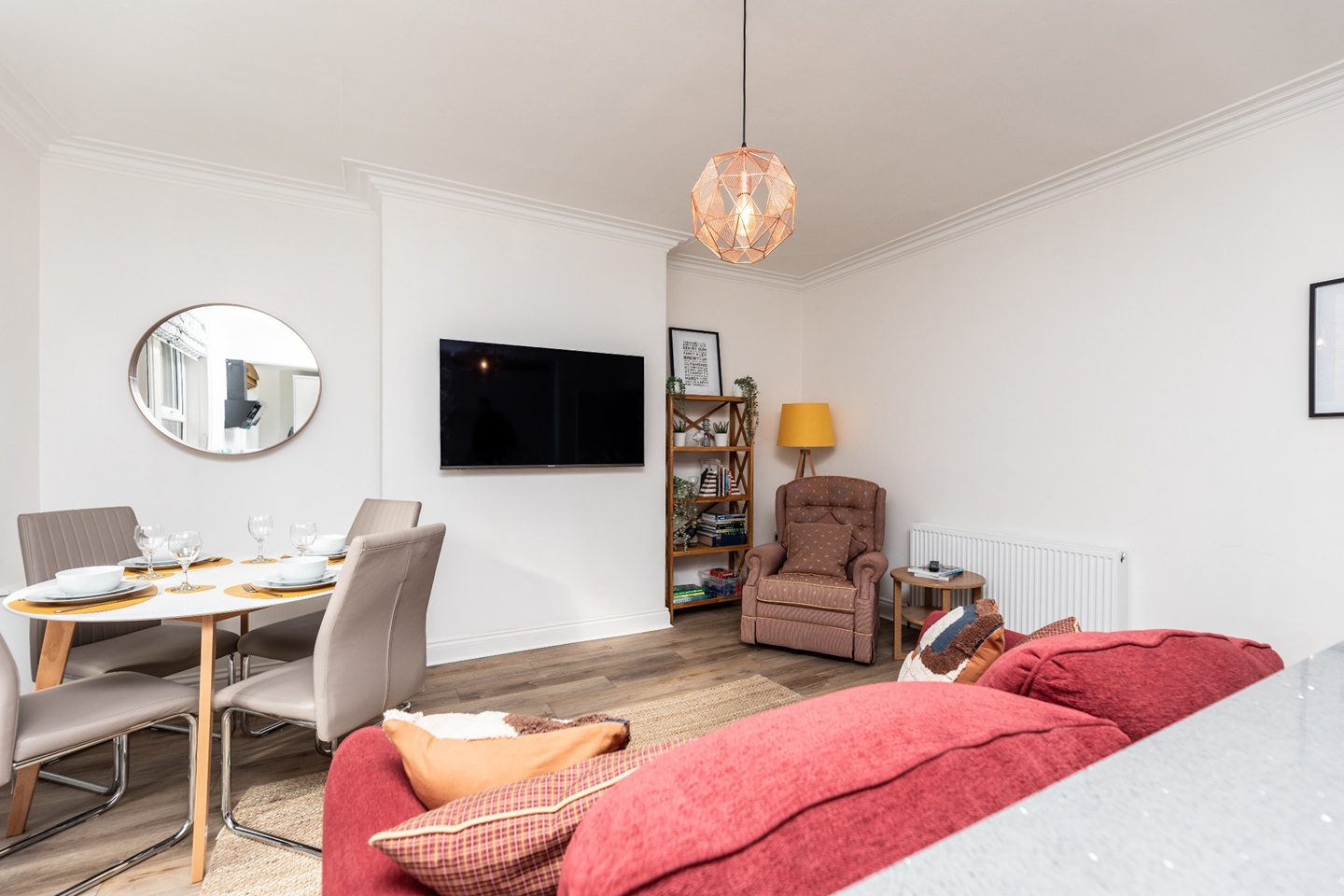 2 Bed Flat, Oakwood Mount, LS8 photo 3