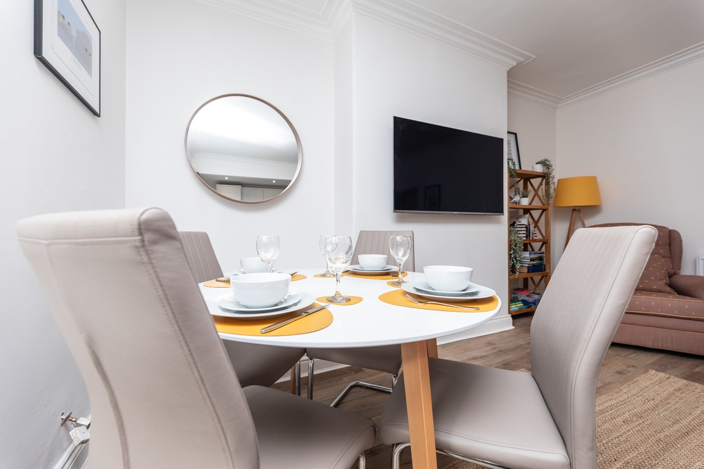 2 Bed Flat, Oakwood Mount, LS8 photo 5