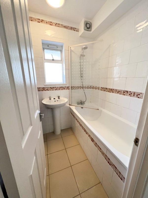 Room in a Shared Flat, Greener House, SW4 photo 3