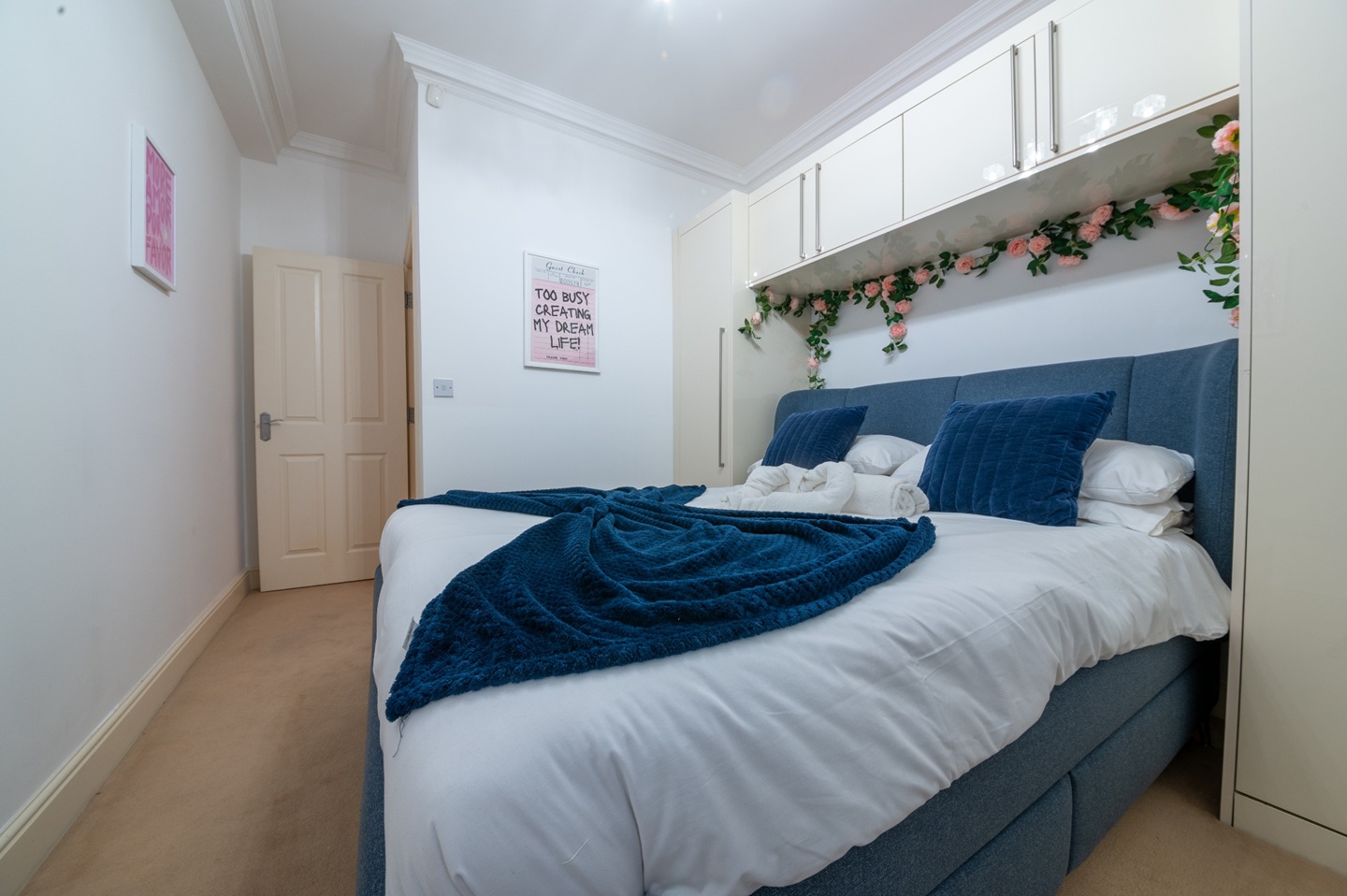 1 Bed Flat, Guilford St, WC1N photo 3