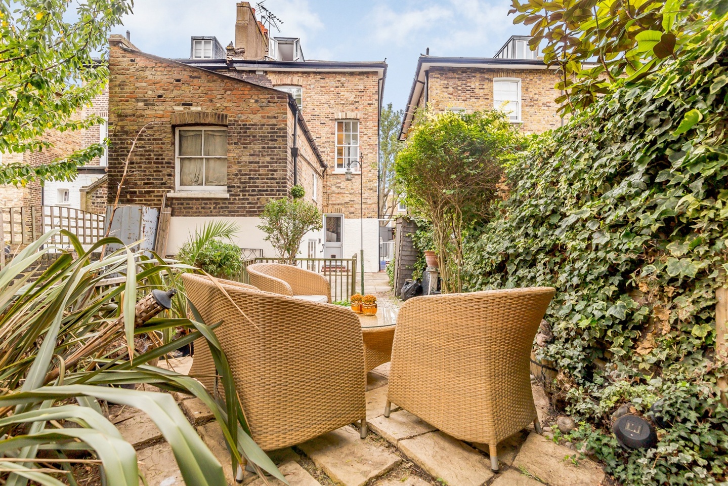 2 Bed Flat, Ecclesbourne Road, N1 photo 5