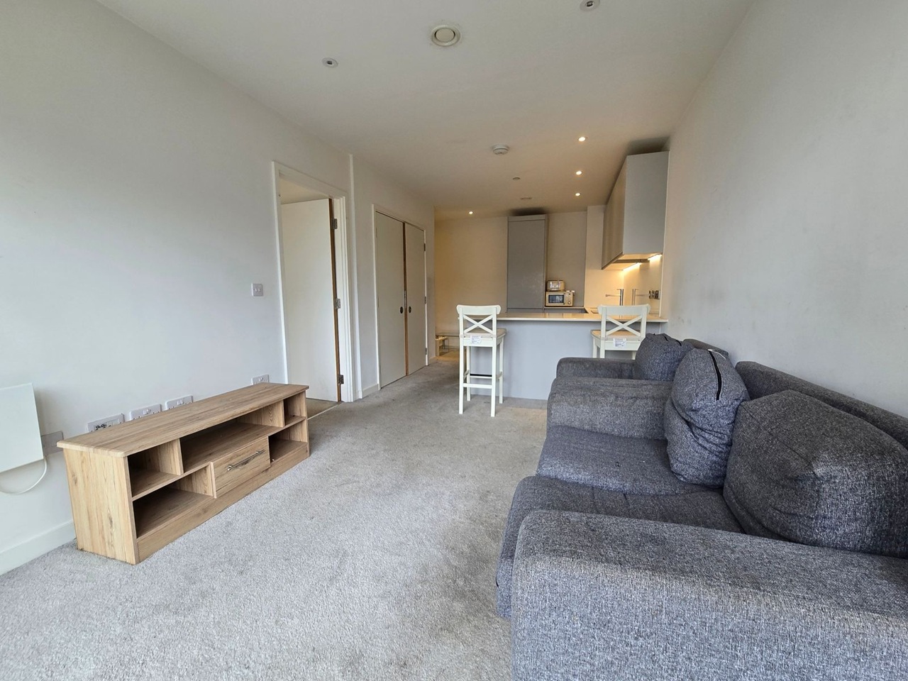 2 Bed Flat, Block B, M5 photo 3