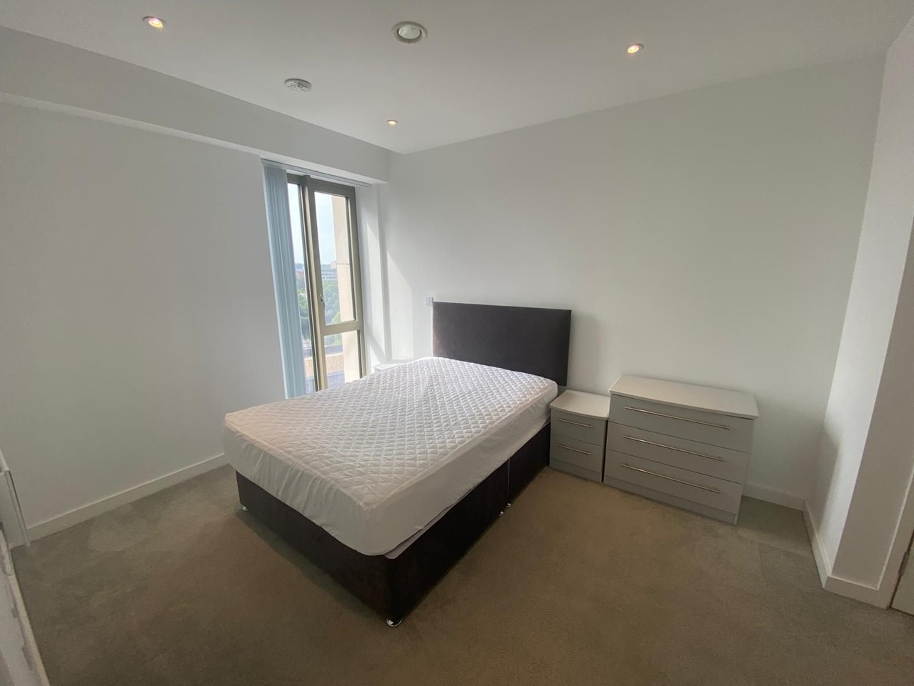 1 Bed Flat, Block B, M5 photo 4