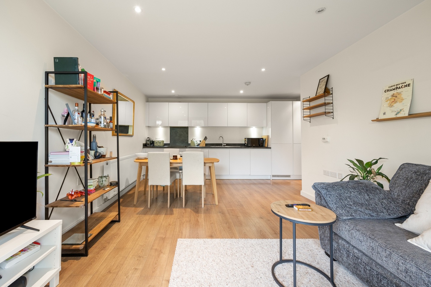 2 Bed Flat, Barrington Road, SW9 photo 4